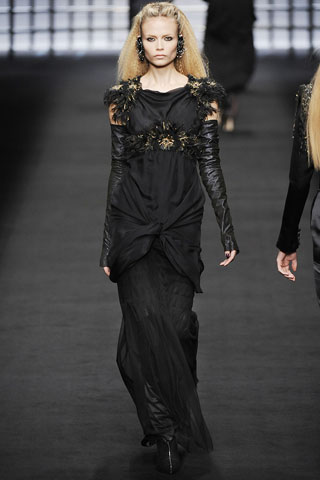 Vestido negro con frunces apliques bordados Karl Lagerfeld